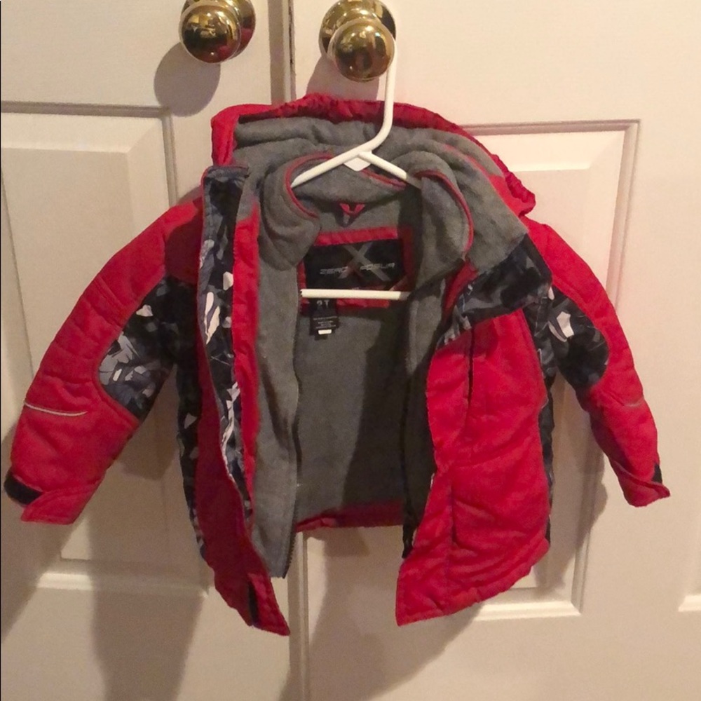 2t red used winter coat